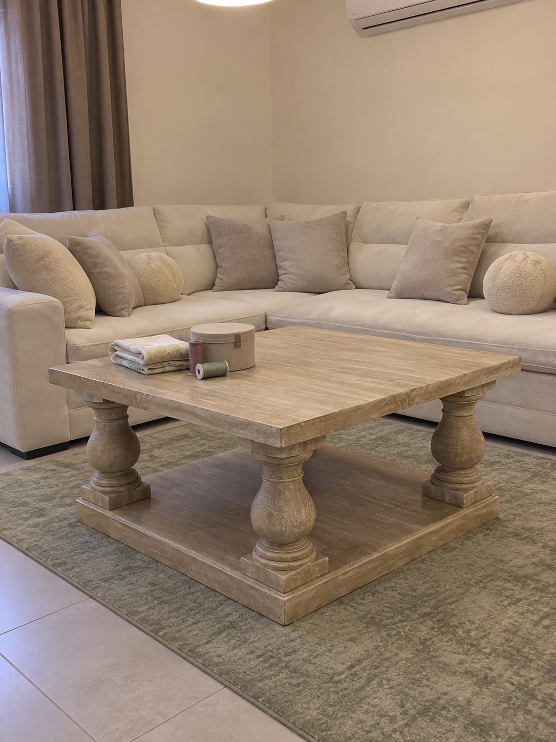 طاولة قهوة إبريل — في بيت سعودي